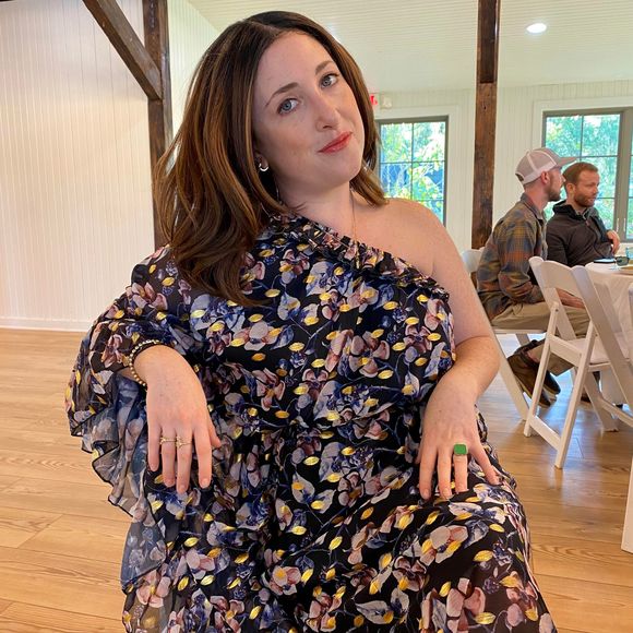 Meet your Posher, Alison - Picture 1 of 1